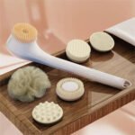 جهاز الاستحمام الكهربائي 6 في 1 ، يتميز بدوران سريع ، يشمل فرشاة تنظيف، فرشاة تدليك، حجر القدم، إسفنجة، وفرشاة ناعمة - Image 8