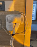 مجفف شعر جداري للاستخدام المنزلي - بقوة هواء عالية لتجفيف سريع وفعّال، تصميم عملي وأنيق يناسب جميع الحمامات، يوفر لك تجربة تصفيف مثالية - Image 2